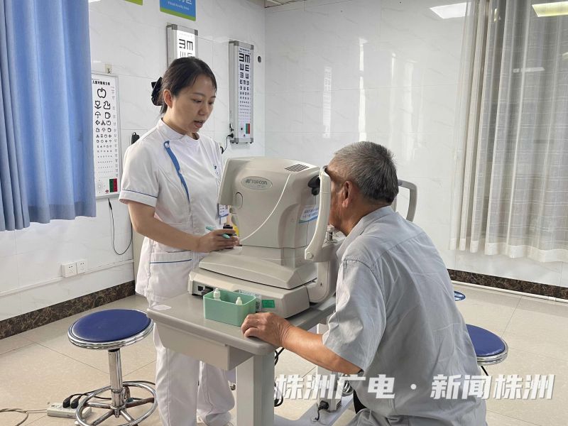 省直中医院拥军出实招 白内障患者免费复明