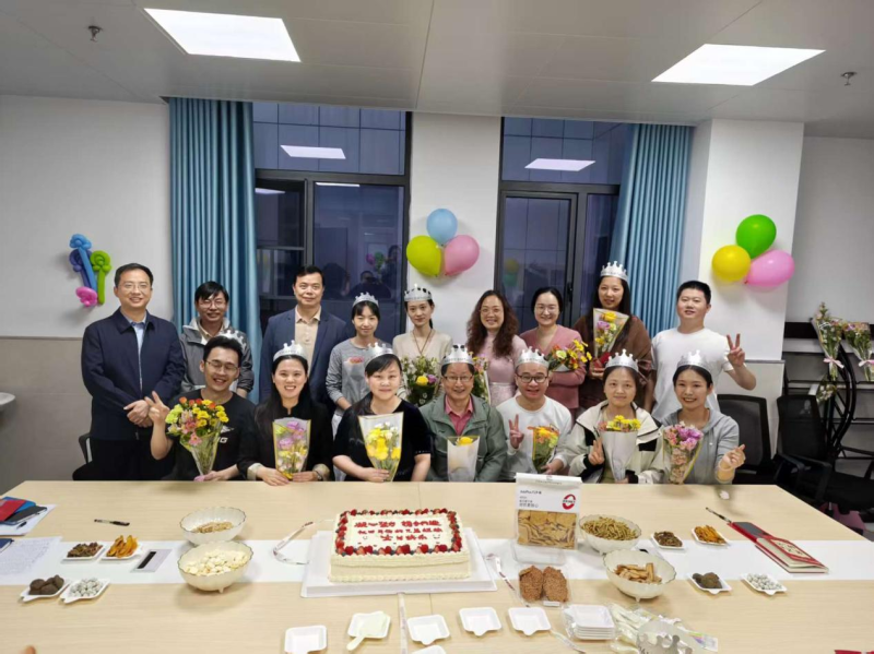 凝心聚力共奋进 温情生日暖人心——云龙院区举办4月职工集