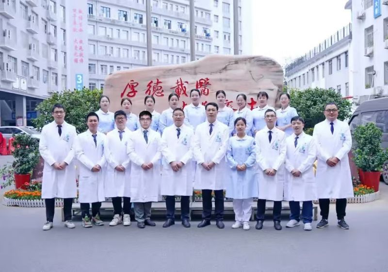 七旬老人腹痛三天 腹腔镜微创术成功解危机